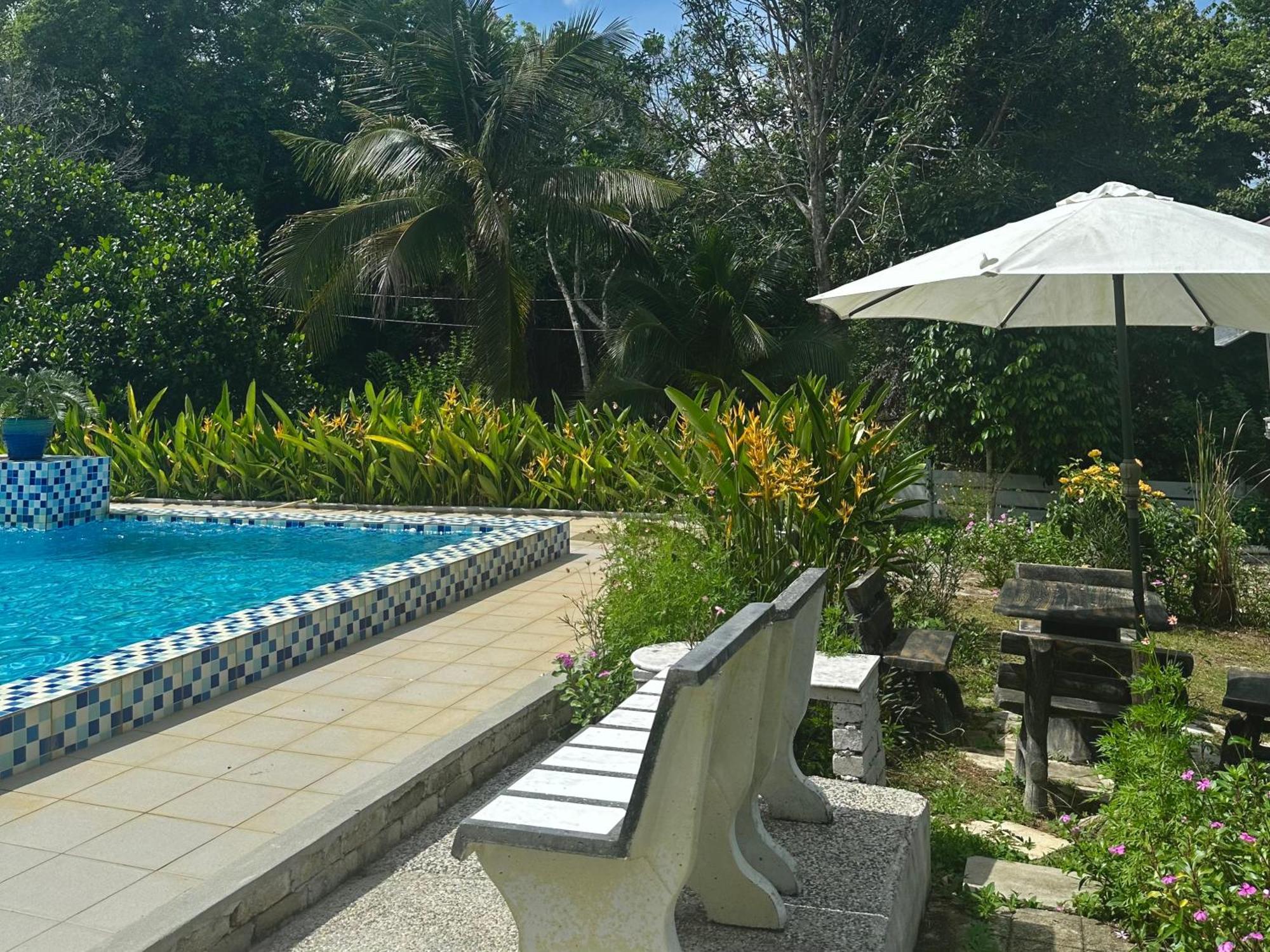 Kapal Terbang Guest House Langkawi Pantai Cenang  Exterior photo